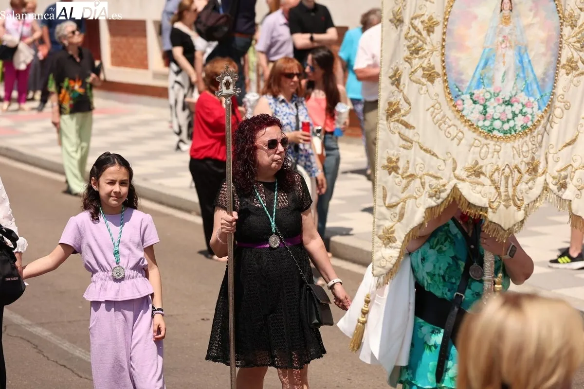 La devoción por la Virgen de la Salud congrega a los vecinos de Tejares en sus fiestas patronales | FOTOS: David Sañudo