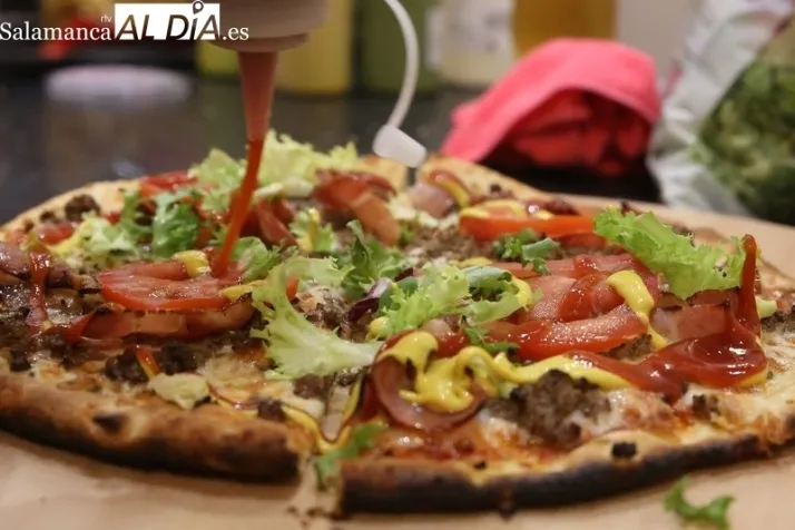 La revoluci&oacute;n de la pizza artesana con sabor ib&eacute;rico llega a Alba | Imagen 1