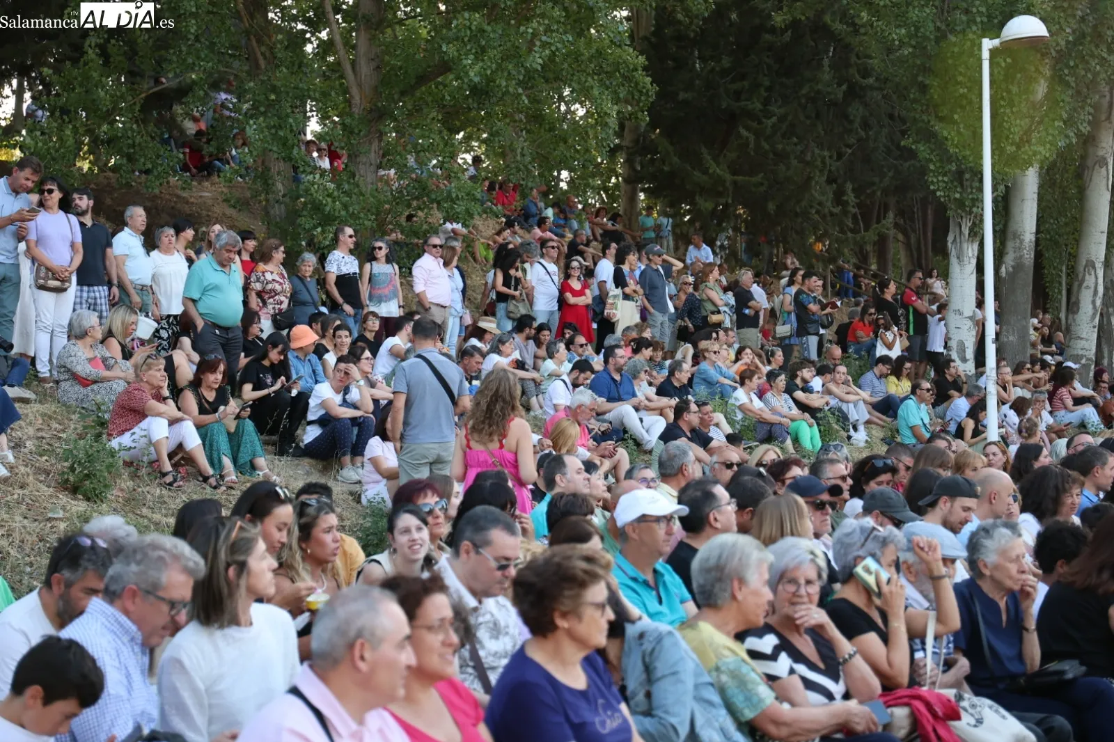 ‘Pedalopiano. A fleur d’eau. El Piano Flotante’, concierto sobre el agua del río Tormes. Fotos: David Sañudo