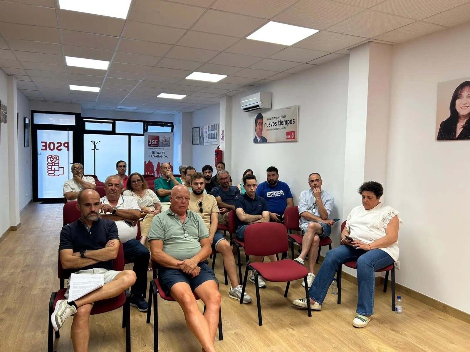 Foto 2 - El PSOE comarcal se re&uacute;ne en un encuentro de trabajo con el parque de bomberos como prioridad
