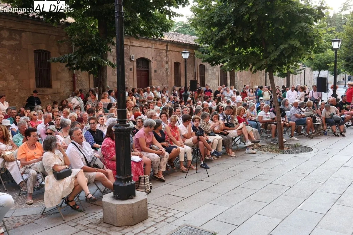 Las Úrsulas se convierte en un escenario unamuniano con la obra teatral 'Retahílas' | FOTOS: David Sañudo 