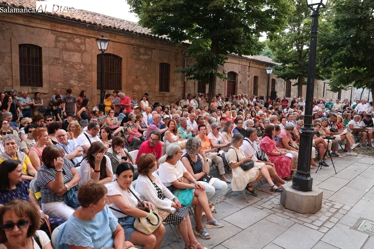 Las Úrsulas se convierte en un escenario unamuniano con la obra teatral 'Retahílas' | FOTOS: David Sañudo 