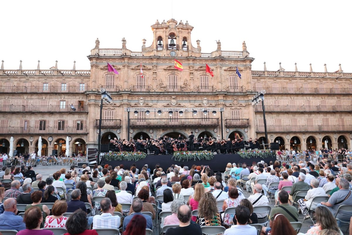 Concierto de la OSCyL en la Plaza Mayor de Salamanca
