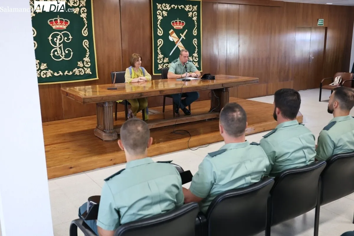 Presentación de los 19 nuevos guardias civiles que realizarán sus prácticas en la provincia de Salamanca. Foto de David Sañudo