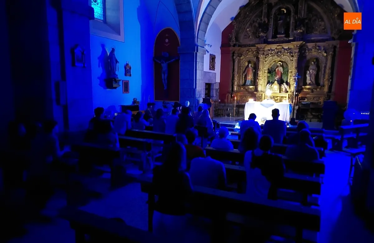 Foto 5 - El grupo Eterno ameniza la velada de adoraci&oacute;n promovida por Shekinah en San Andr&eacute;s