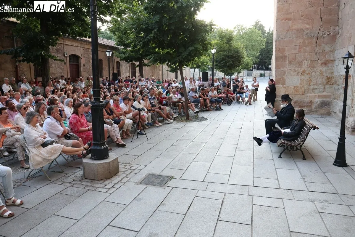 Las Úrsulas se convierte en un escenario unamuniano con la obra teatral 'Retahílas' | FOTOS: David Sañudo 