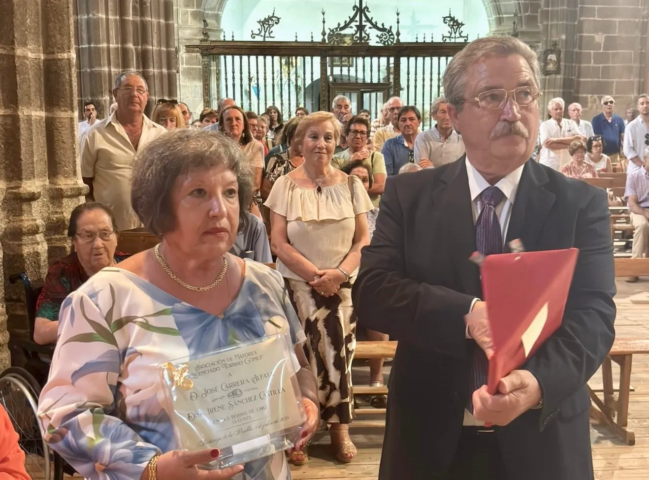 Foto 2 - Emociones y hermanamiento en la fiesta anual de la asociaci&oacute;n de mayores Licenciado Toribio en Santiago de la Puebla