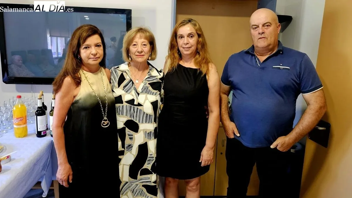 El salón del centro residencial acogió la celebración