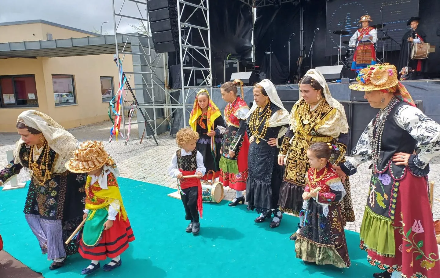 Foto 4 - El Ayuntamiento de Ciudad Rodrigo se estrena en la Feira da Diversidade de Vilar Formoso