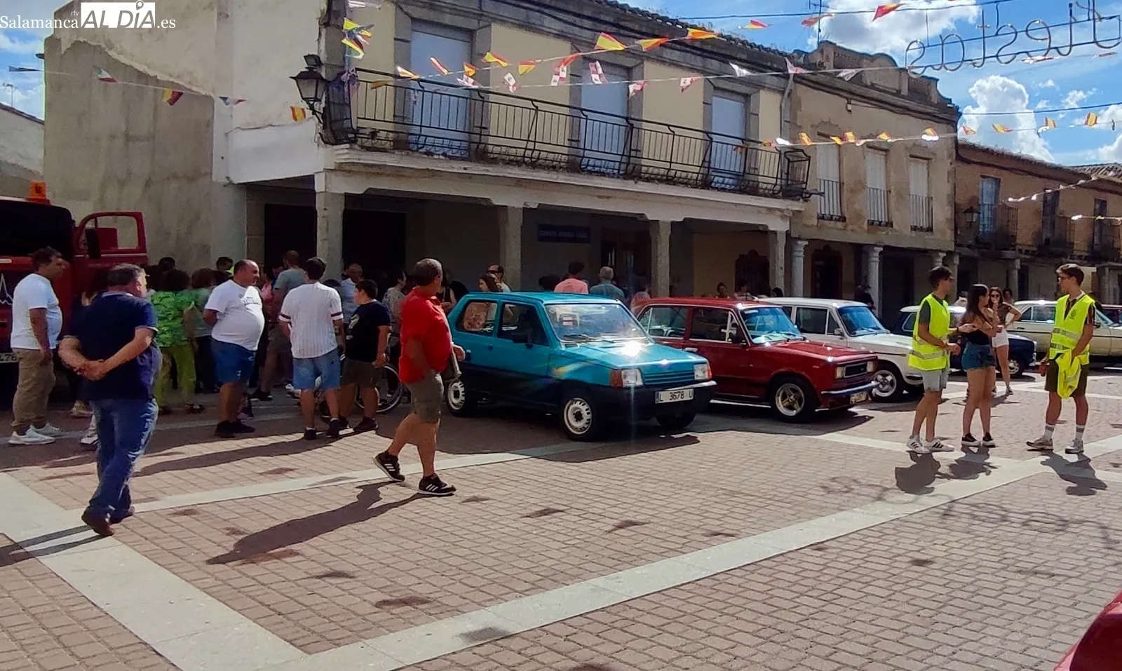 Foto 4 - Nostalgia, recuerdos y sorpresas en un particular paseo por la historia junto a los veh&iacute;culos cl&aacute;sicos en Santiago de la Puebla