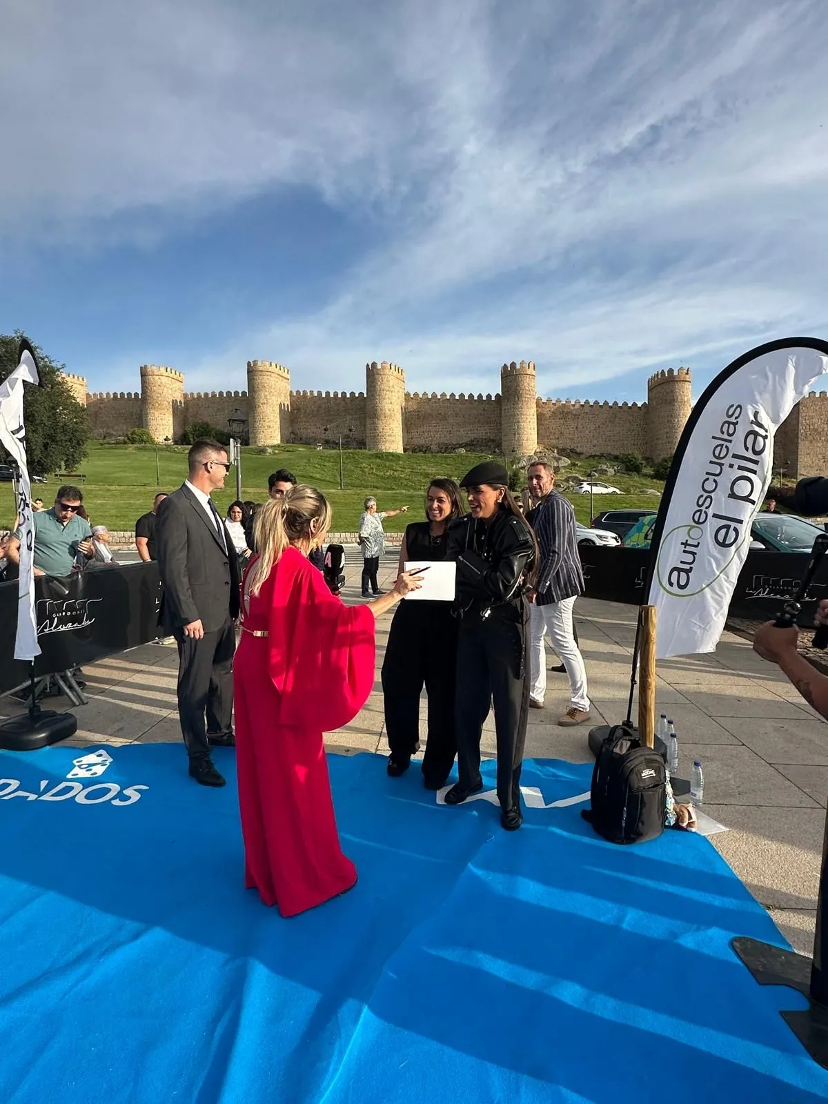 Llegada de las celebridades a la alfombra roja de los premios 