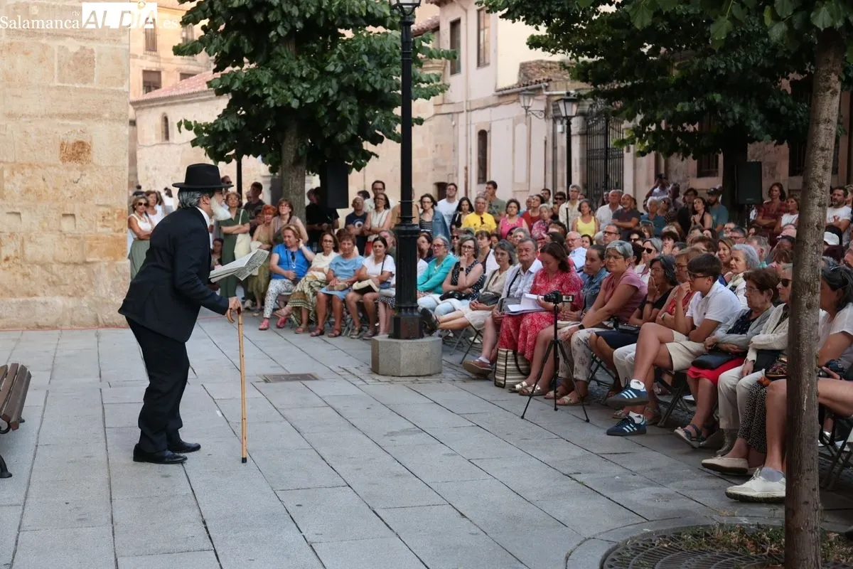 Las Úrsulas se convierte en un escenario unamuniano con la obra teatral 'Retahílas' | FOTOS: David Sañudo 