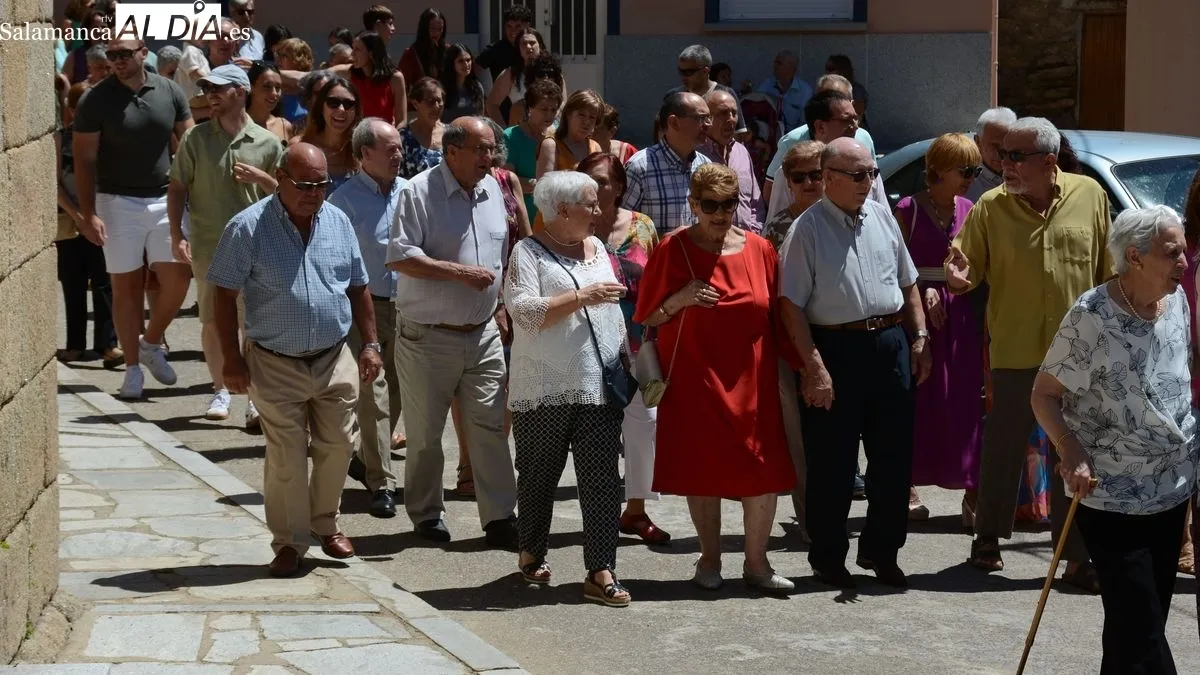 La procesión con la imagen del Patrón ha sido el acto central de las celebraciones de la mañana