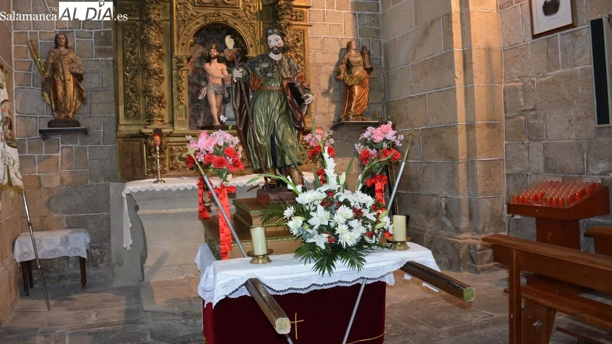 La procesión con la imagen del Patrón ha sido el acto central de las celebraciones de la mañana