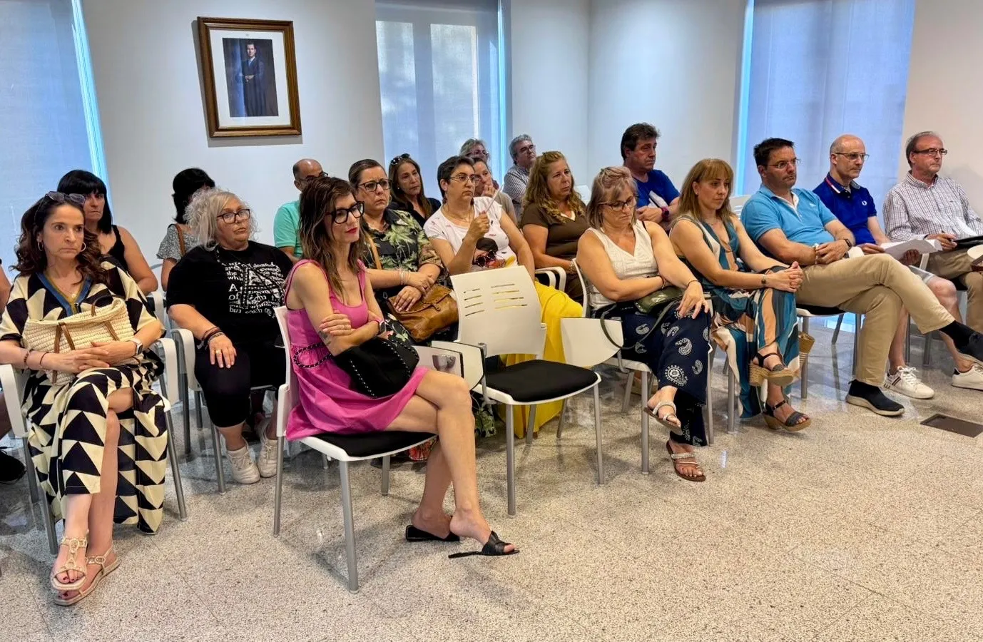 Foto 2 - Mayor promoci&oacute;n del comercio, m&aacute;s aparcamientos o la creaci&oacute;n de bonos: ideas planteadas en la reuni&oacute;n entre el Ayuntamiento y los comerciantes