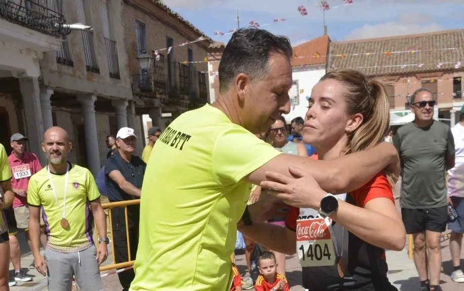 Foto 4 - Masiva y solidaria participaci&oacute;n en la IX Quedada Ciclista y Runner de Santiago de la Puebla