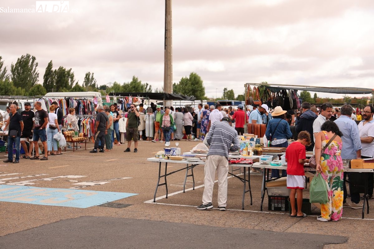 Ambiente en el Rastro de Salamanca