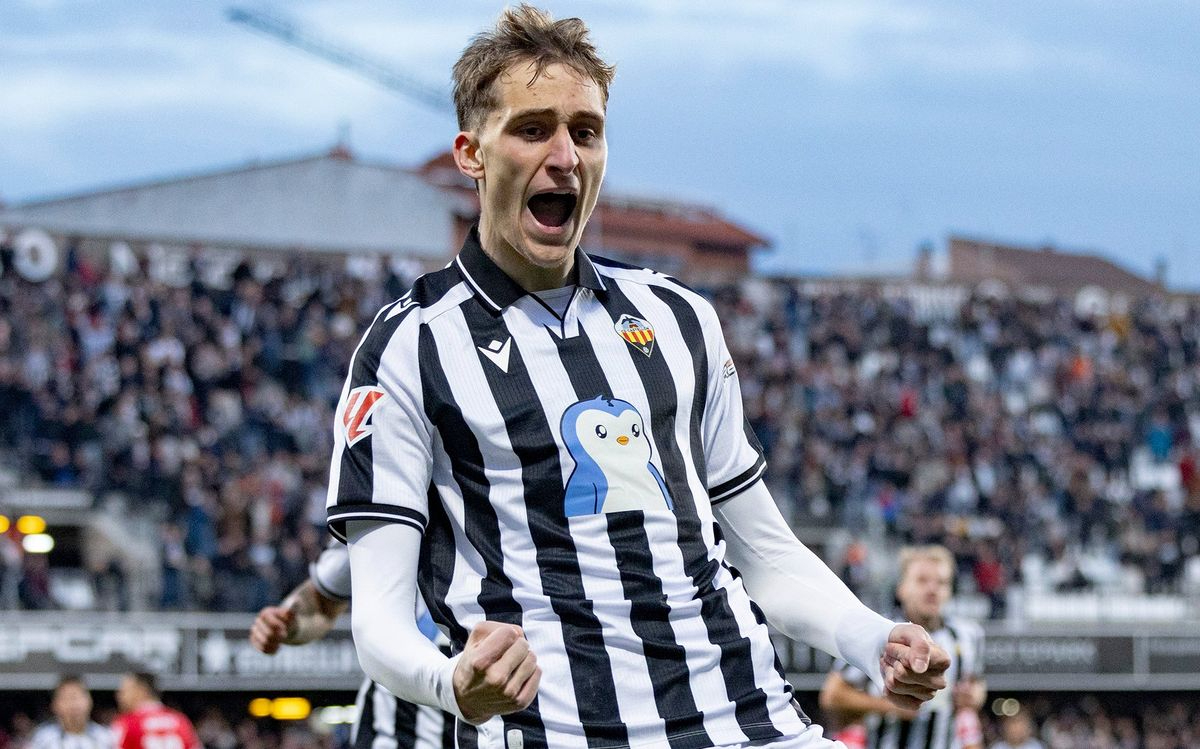 Unionistas ficha al delantero Pere Marco, cedido por el Castellón