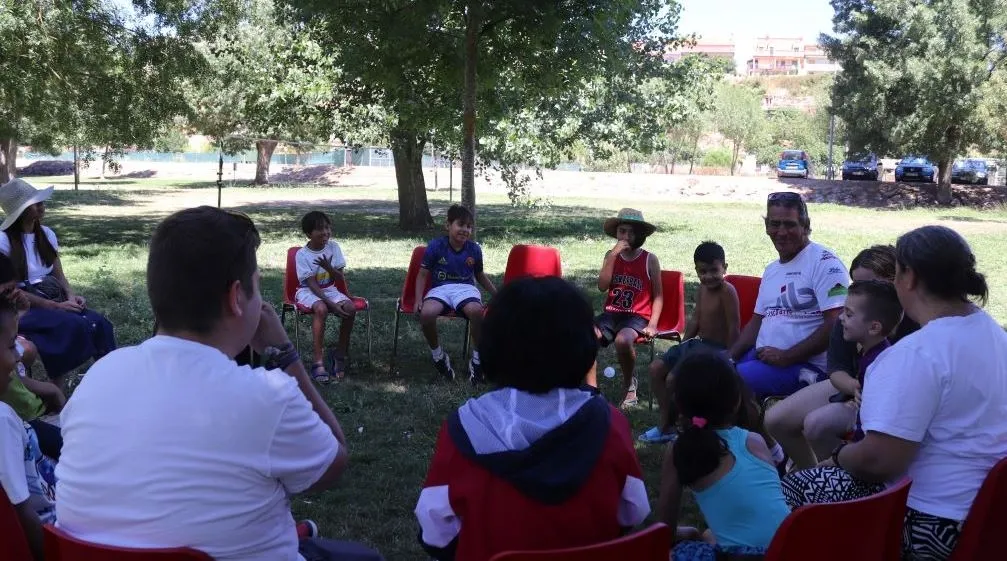 Foto 4 - Concluye con una fiesta en la Alameda Vieja el campamento urbano de C&aacute;ritas