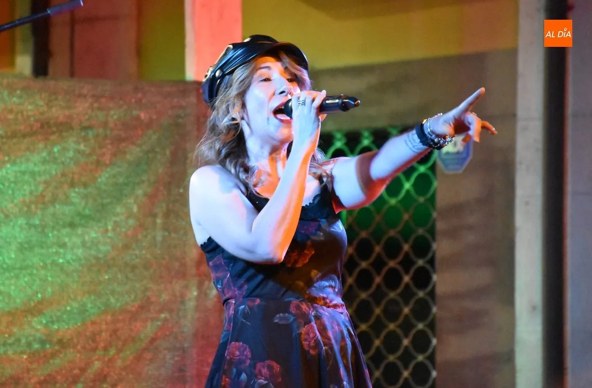 Foto 6 - Los grandes &eacute;xitos de Mecano ponen banda sonora a la noche del viernes en Santa Ana