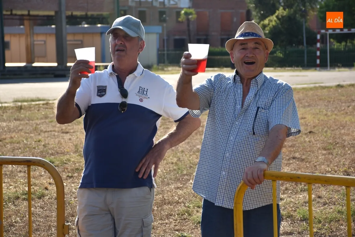 Foto 4 - El Barrio Nuevo culmina sus fiestas con m&uacute;ltiples carcajadas gracias al Humor Amarillo