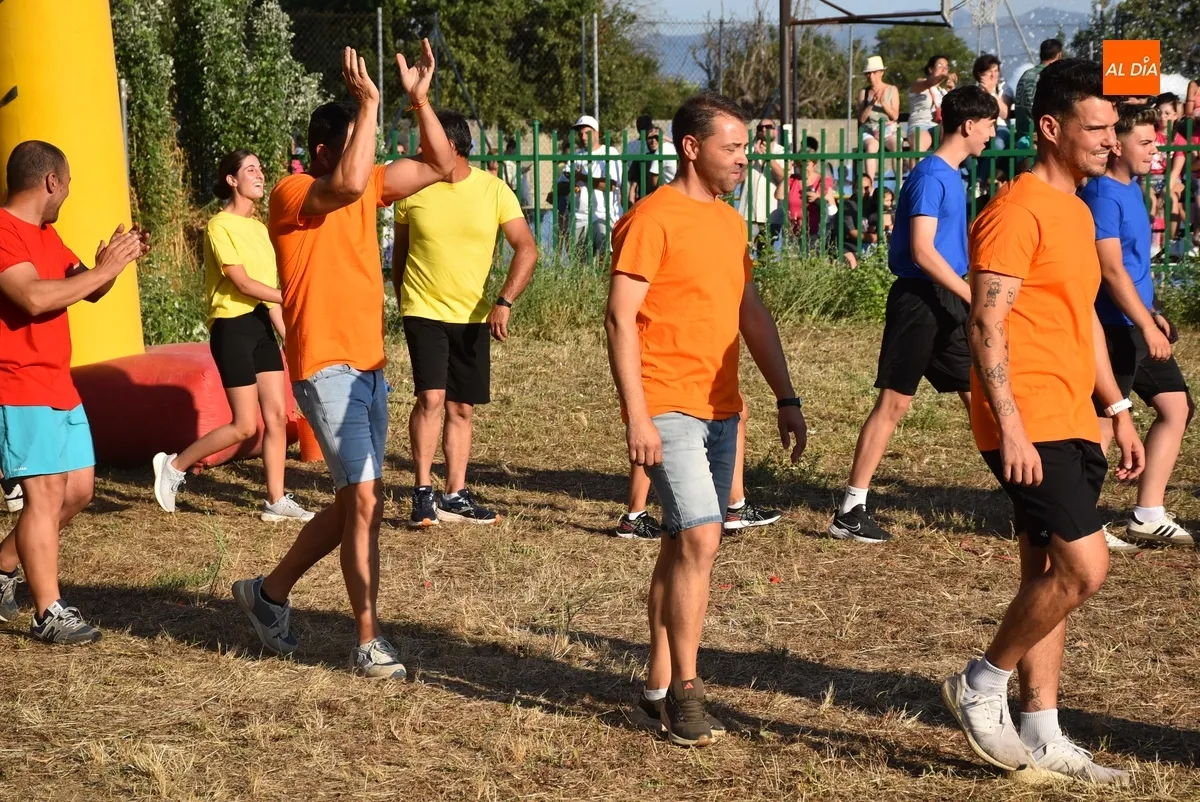 Foto 6 - El Barrio Nuevo culmina sus fiestas con m&uacute;ltiples carcajadas gracias al Humor Amarillo