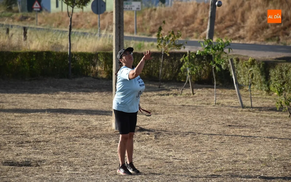 Foto 2 - Lorena y Enay se adjudican el cl&aacute;sico Campeonato de Petanca de la Avenida de Espa&ntilde;a