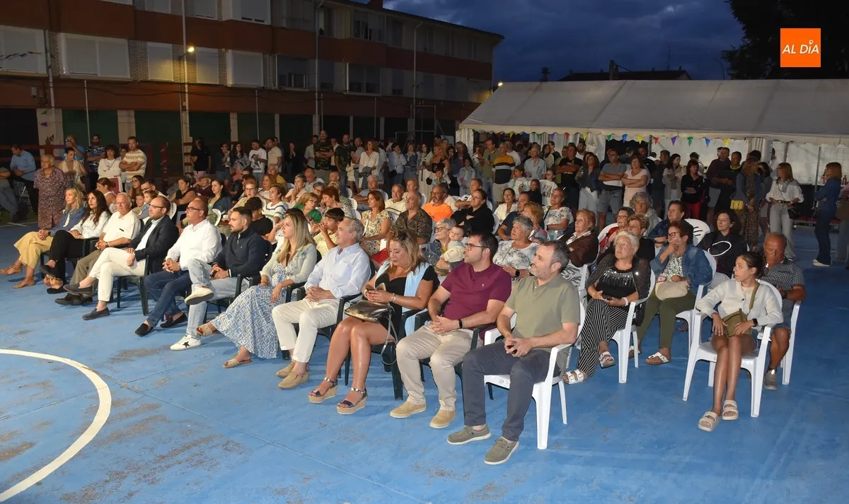 Foto 5 - Pipe Mart&iacute;n evoca sus &ldquo;miles de recuerdos y cicatrices&rdquo; en el Barrio Nuevo como apertura de sus fiestas