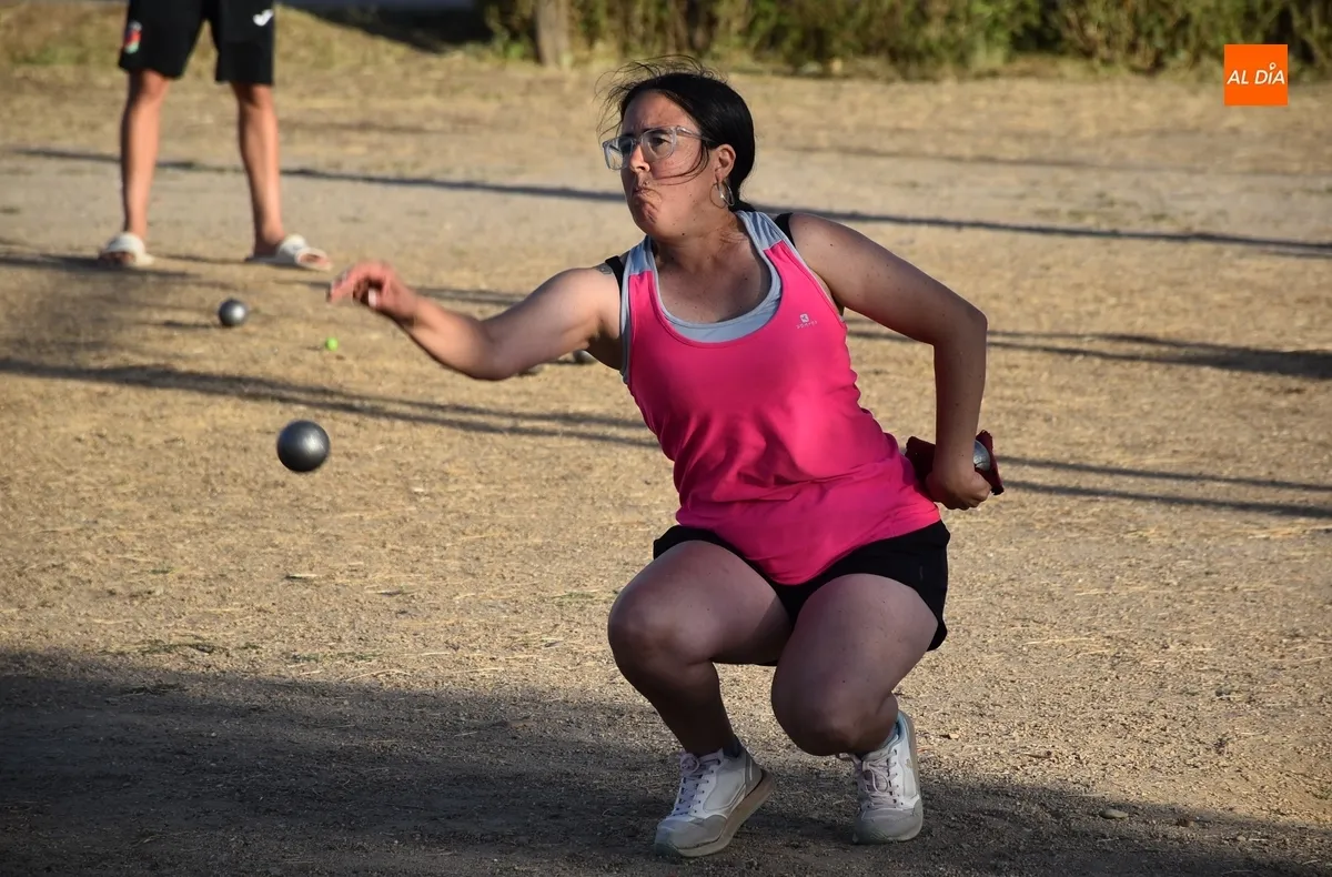 Foto 8 - Lorena y Enay se adjudican el cl&aacute;sico Campeonato de Petanca de la Avenida de Espa&ntilde;a