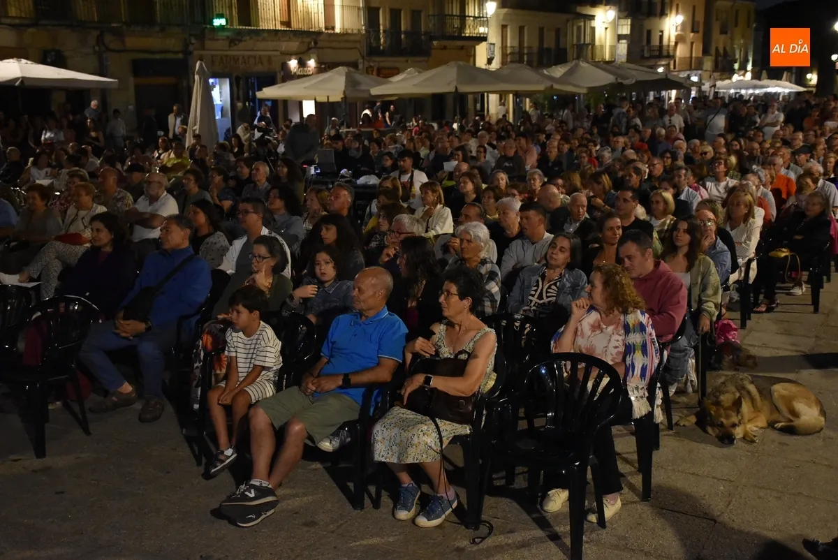 Foto 10 - Apote&oacute;sica velada de exaltaci&oacute;n de la tierra con &lsquo;La Primera Cena Charra&rsquo; encabezada por Lemus