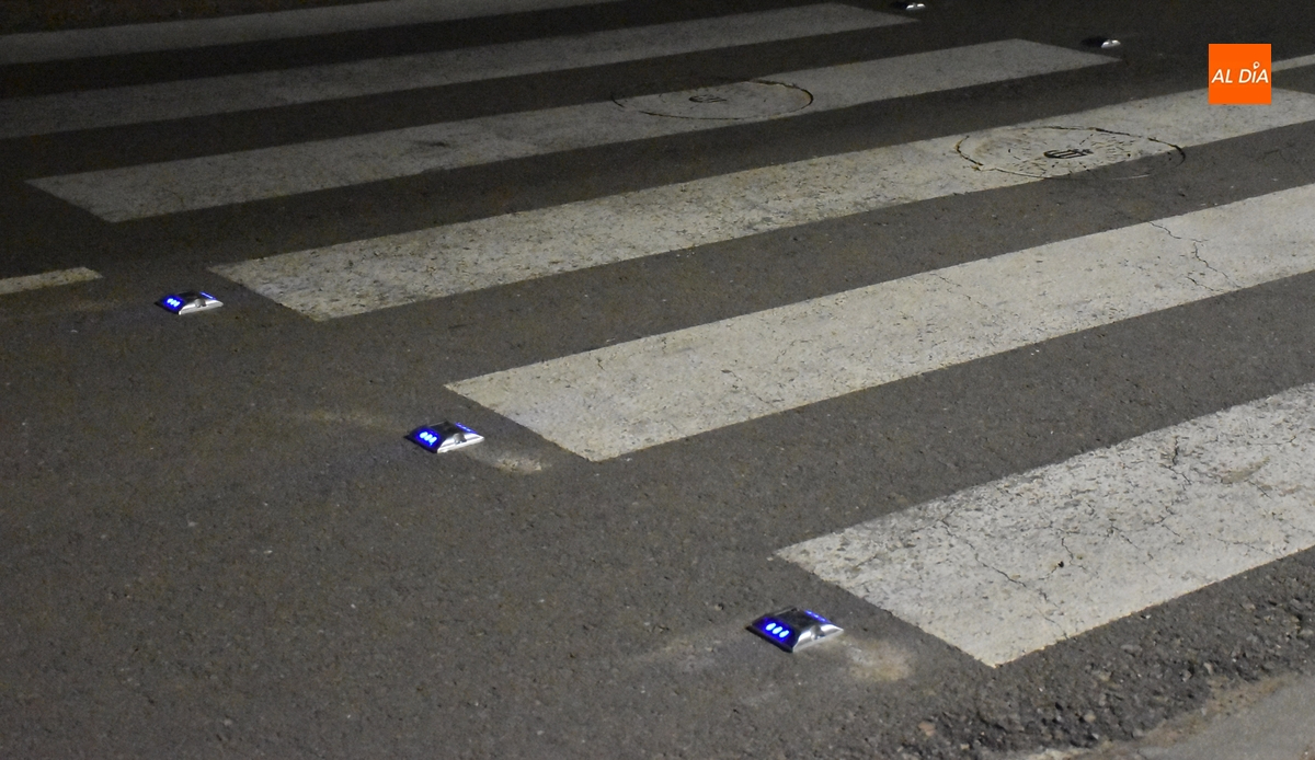 Los pasos de peatones de la Avenida de La Concha incorporan avisadores luminosos