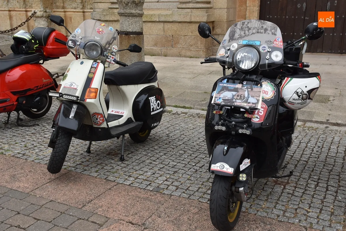 Foto 6 - Una veintena de monturas participa en el 2&ordm; Paseo en Vespa