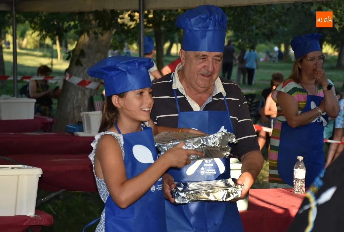 Foto 7 - Ra&uacute;l y Miguel Romo se llevan con sus Pechugas con bechamel la 2&ordf; sesi&oacute;n del concurso de cocina