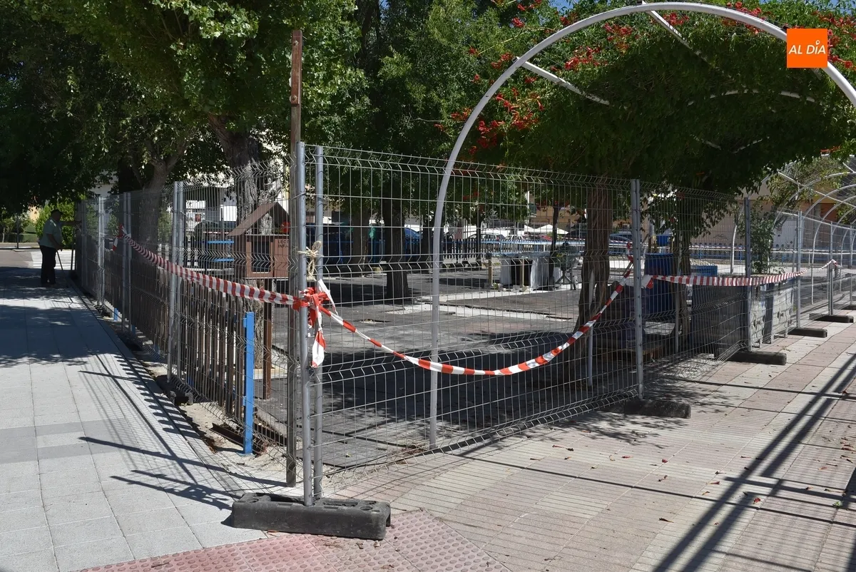 Foto 2 - El parque infantil de Las Canteras inicia su transformaci&oacute;n integral