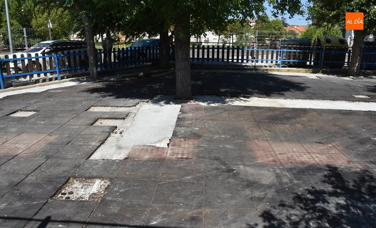 Foto 3 - El parque infantil de Las Canteras inicia su transformaci&oacute;n integral