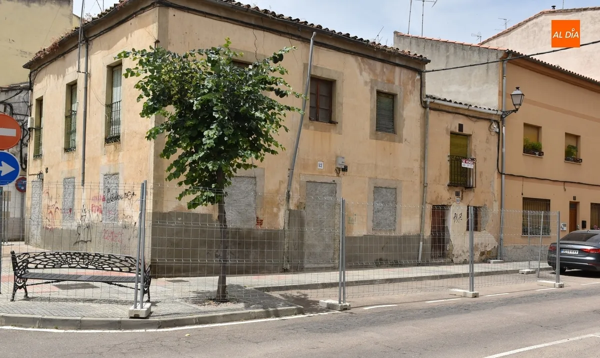 Foto 3 - Vallados dos inmuebles de la calle C&aacute;rcabas al amenazar &lsquo;ruina inminente&rsquo; uno de ellos