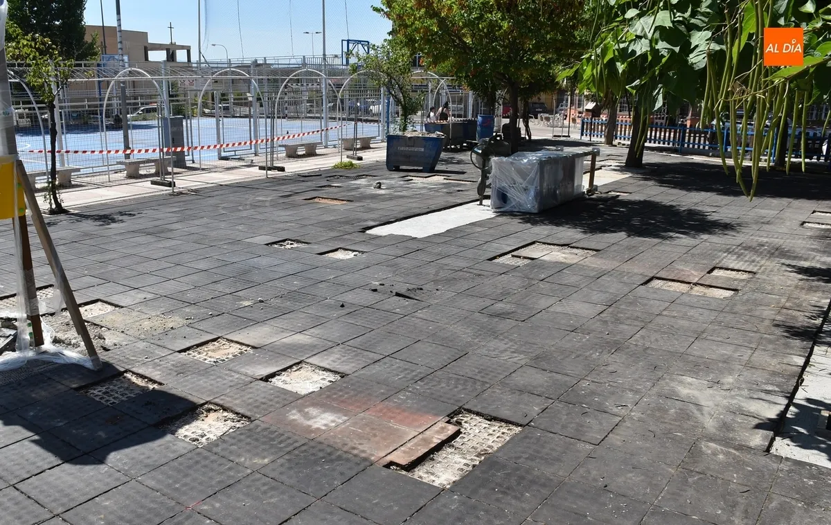 Foto 8 - El parque infantil de Las Canteras inicia su transformaci&oacute;n integral
