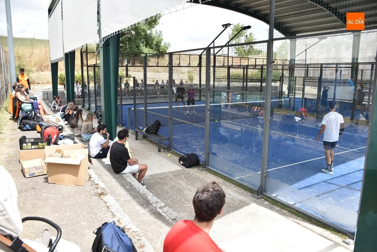Foto 2 - Los hermanos Hugo y Mauro Hoyas ganan la categor&iacute;a principal del exitoso Torneo de P&aacute;del