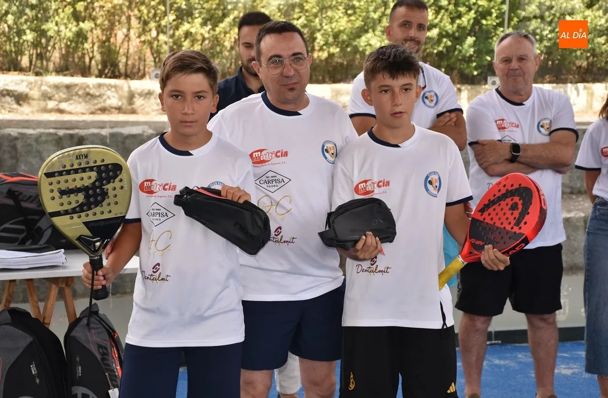 Foto 7 - Los hermanos Hugo y Mauro Hoyas ganan la categor&iacute;a principal del exitoso Torneo de P&aacute;del