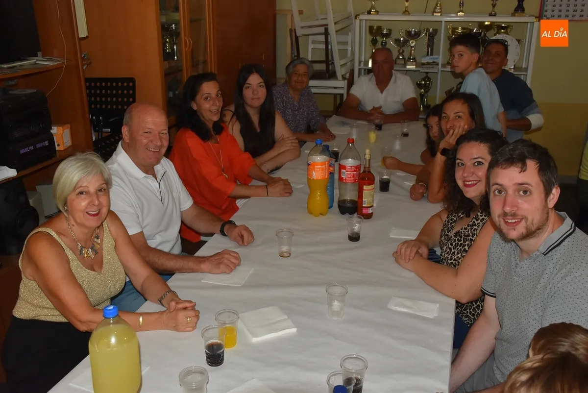 Foto 11 - Cipriano G&oacute;mez y Clementina Corvo reciben un homenaje en el fin de fiestas de la Avenida de Espa&ntilde;a