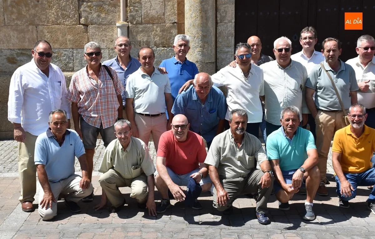 Foto 2 - Vuelven a reencontrarse los alumnos que estudiaron 8&ordm; de EGB en el Seminario en el curso 74/75