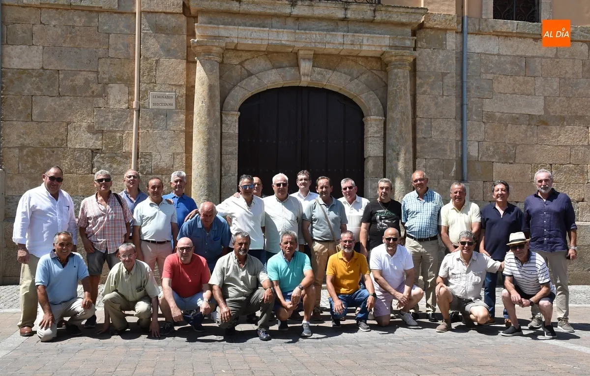 Foto 4 - Vuelven a reencontrarse los alumnos que estudiaron 8&ordm; de EGB en el Seminario en el curso 74/75
