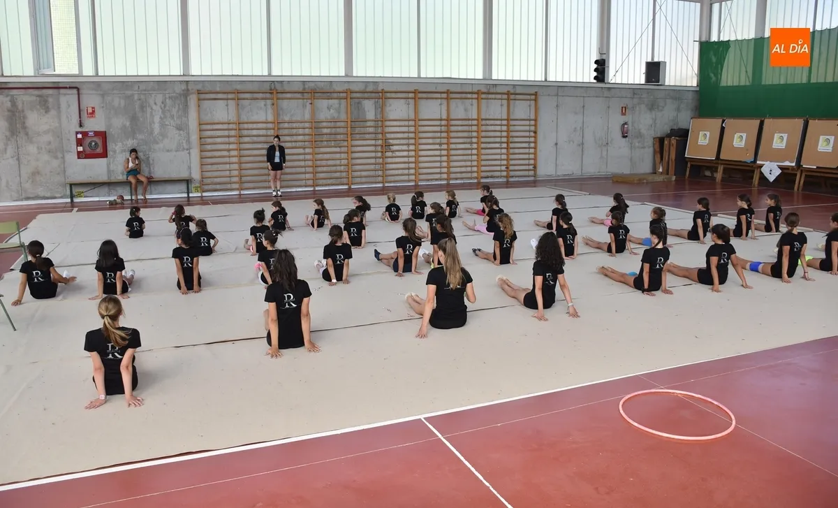 Foto 2 - Arranca la intensa semana de trabajo y diversi&oacute;n en el Campamento de Gimnasia R&iacute;tmica