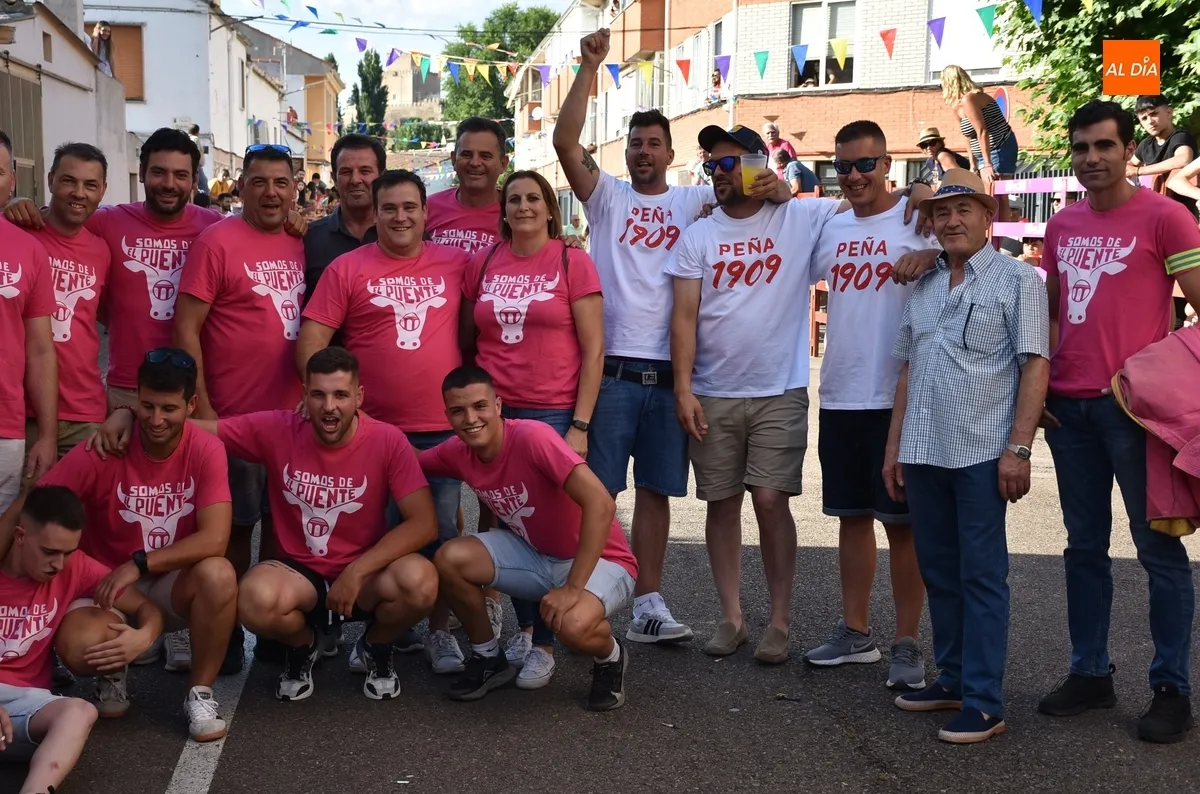 Foto 5 - El Barrio Nuevo vive su gran fiesta anual con dos vacas de gran juego y una que se lesion&oacute; al salir