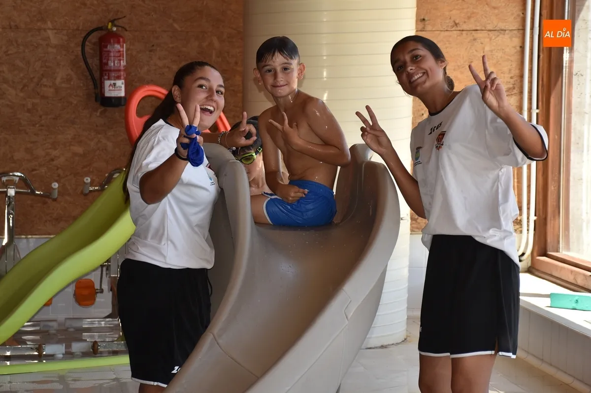 Foto 6 - Los participantes en el Mir&oacute;briga Campus disfrutan un d&iacute;a m&aacute;s del Centro Acu&aacute;tico
