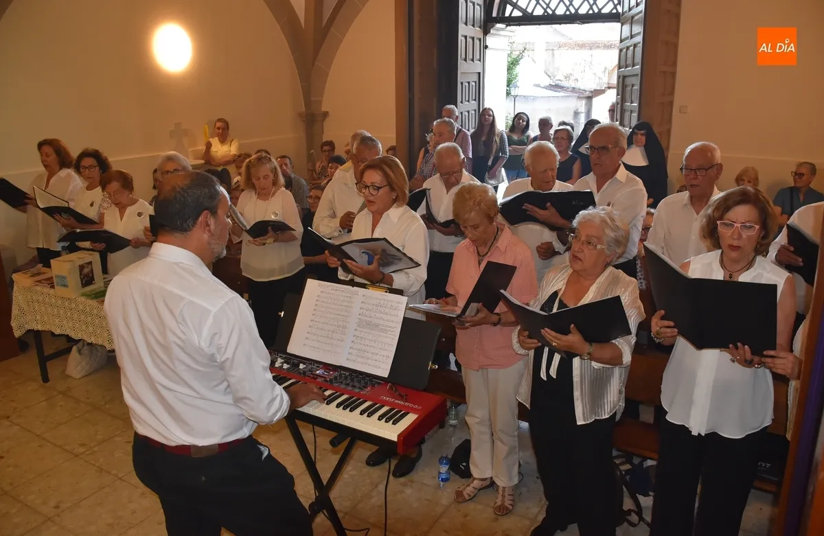 Foto 7 - Lleno total, con fieles incluso de pie, para festejar a la Virgen del Carmen en Ciudad Rodrigo