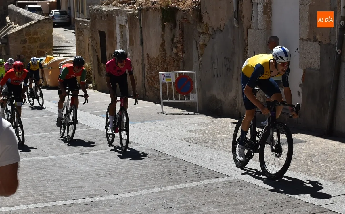Foto 6 - Ciudad Rodrigo recibe con expectaci&oacute;n la llegada de la Vuelta a Castilla y Le&oacute;n Sub&rsquo;23 y &Eacute;lite