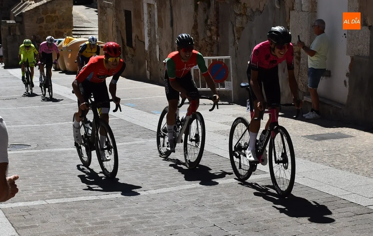 Foto 7 - Ciudad Rodrigo recibe con expectaci&oacute;n la llegada de la Vuelta a Castilla y Le&oacute;n Sub&rsquo;23 y &Eacute;lite