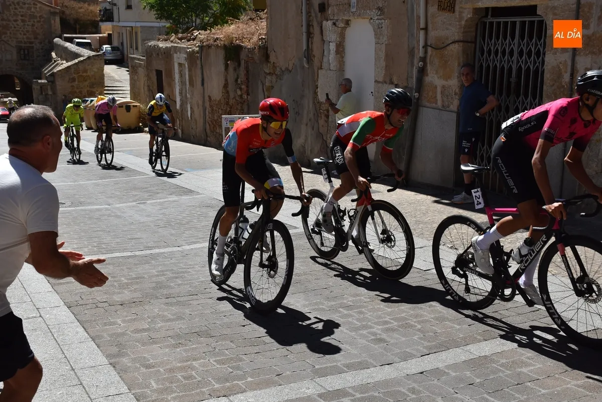 Foto 8 - Ciudad Rodrigo recibe con expectaci&oacute;n la llegada de la Vuelta a Castilla y Le&oacute;n Sub&rsquo;23 y &Eacute;lite
