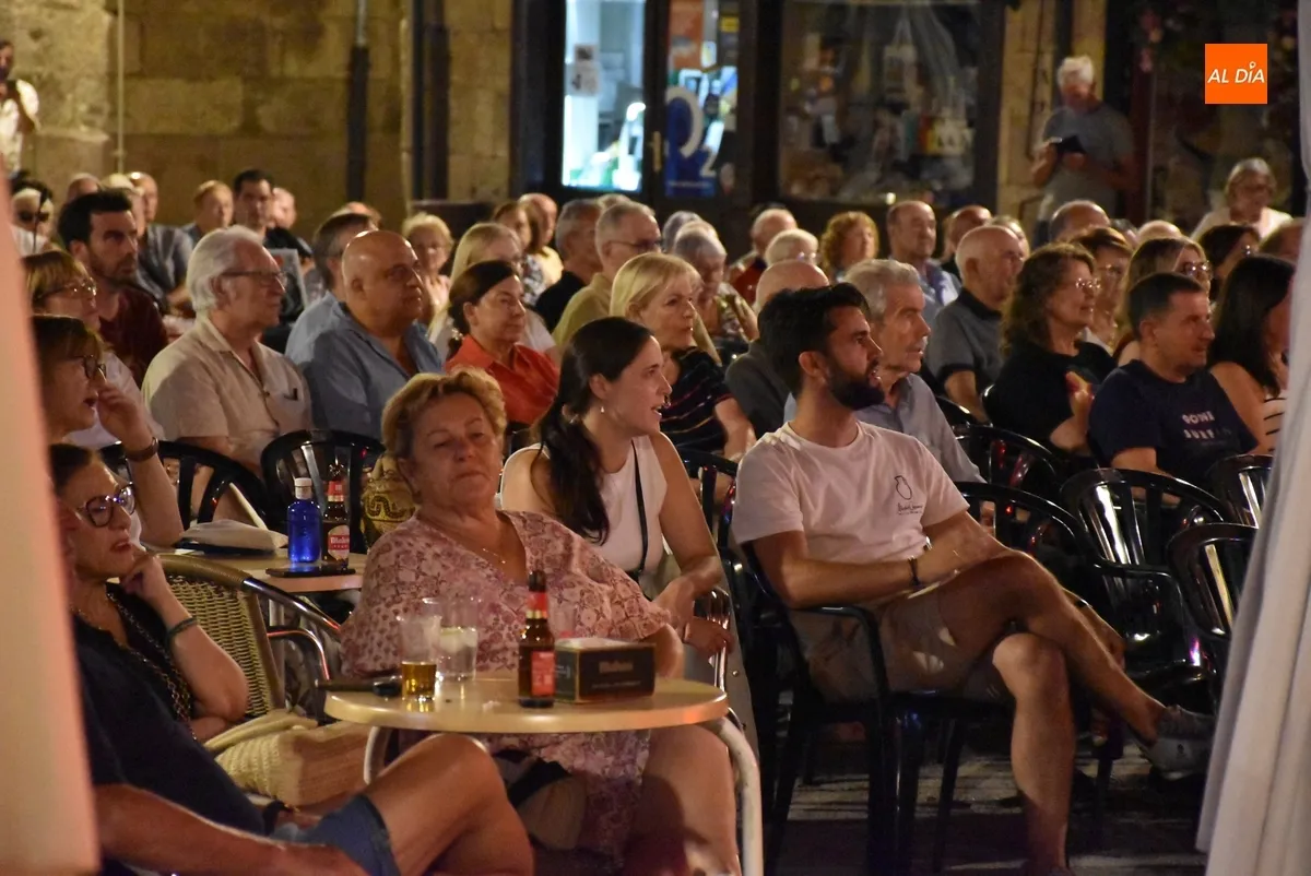 Foto 9 - El en&eacute;rgico folk de El Nido abre a lo grande las veladas de Cultura Tradicional Rayana